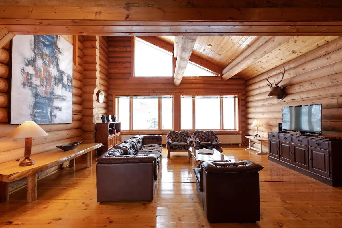 Funky Monkey 2Bdrm Log House Hirafu의 연락처